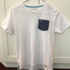 Abercrombie kids short sleeve with pocket